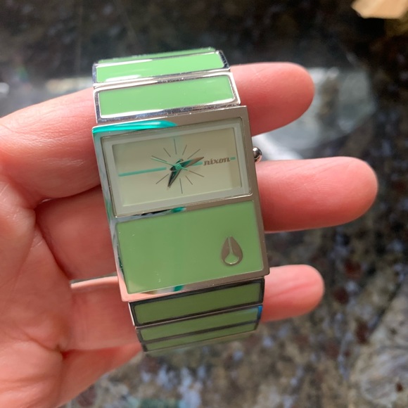 Nixon The Chalet Mint Green Watch Max and Relax Worn Once Rare Color - Picture 1 of 8